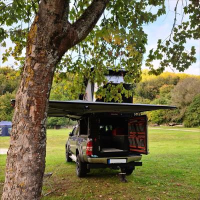 Alu-Cab Canopy Camper Toyota Hilux DC 2005-2015 Negro - Imagen 3