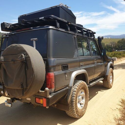 Alternative view of Parachoques trasero para Toyota Land Cruiser 76