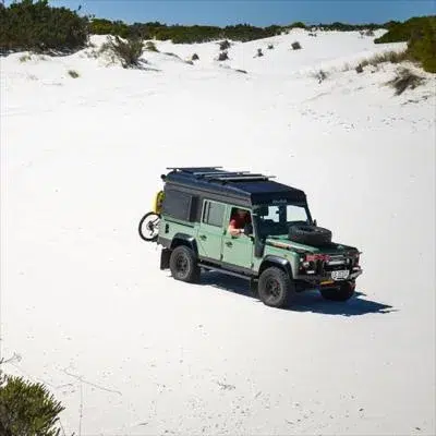 Alu-Cab Roof Conversion ''Icarus'' Land Rover Defender until YOC 2019, black - Imagen 3