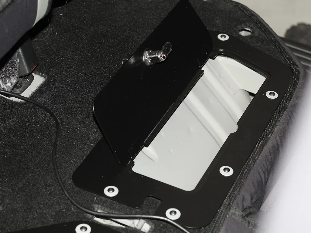 Caja fuerte debajo del asiento para una Ford Ranger Raptor (2020-2022) - Imagen 4