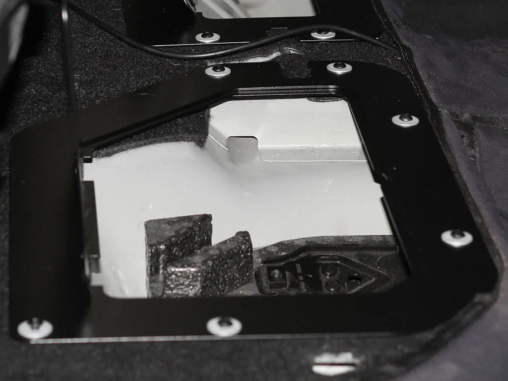 Caja fuerte debajo del asiento para una Ford Ranger Raptor (2020-2022) - Imagen 5