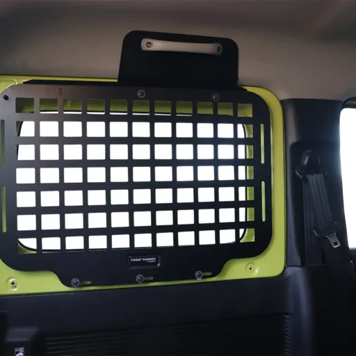 Vue alternative du panneau Molle de la lunette arrière du Suzuki Jimny 3 portes (2018-présent)
