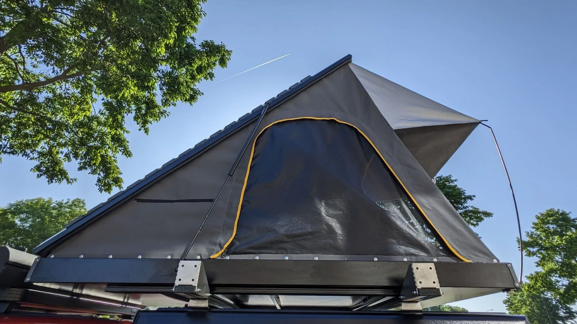 Tenda Aero Quick Pitch na cobertura - Imagem 4