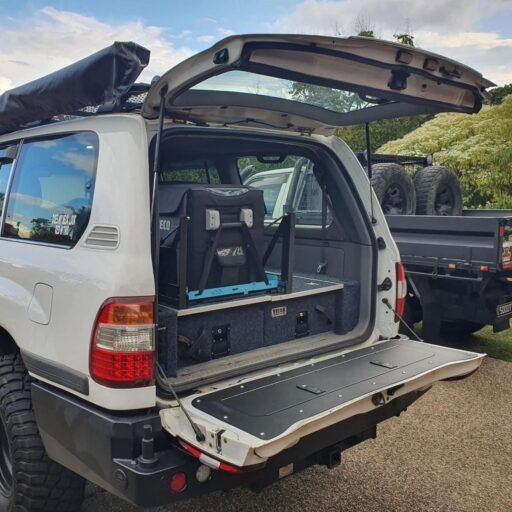Cajón para portón trasero Land Cruiser 100 Series