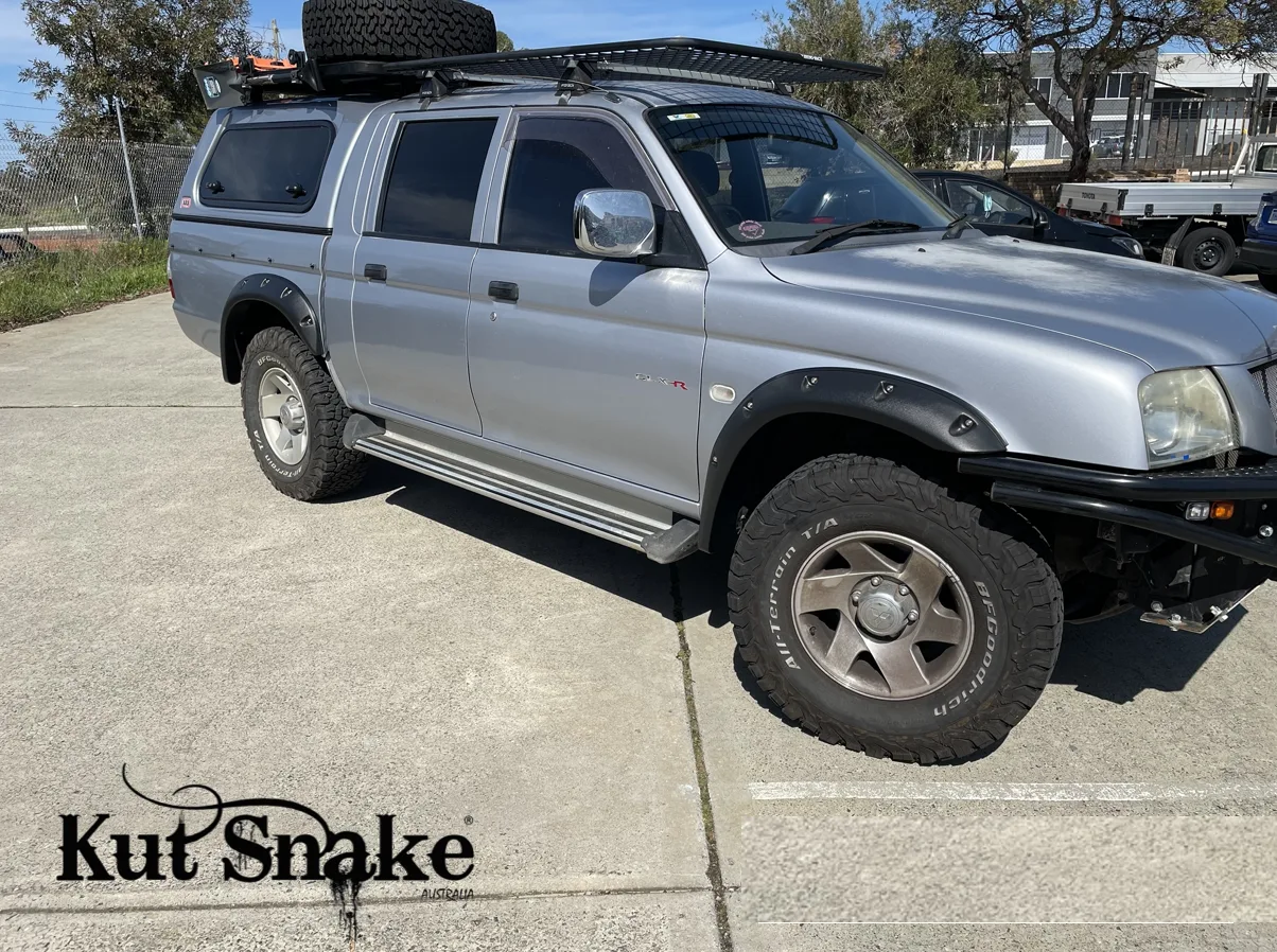 Guarda-lamas Kut Snake Mitsubishi L200 MK 1996-2006 75mm