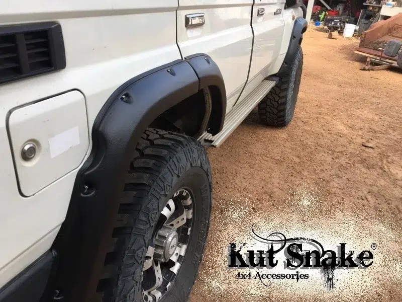 Kut Snake Kotflügel Toyota Land Cruiser 76 2024 50mm - Bild 4