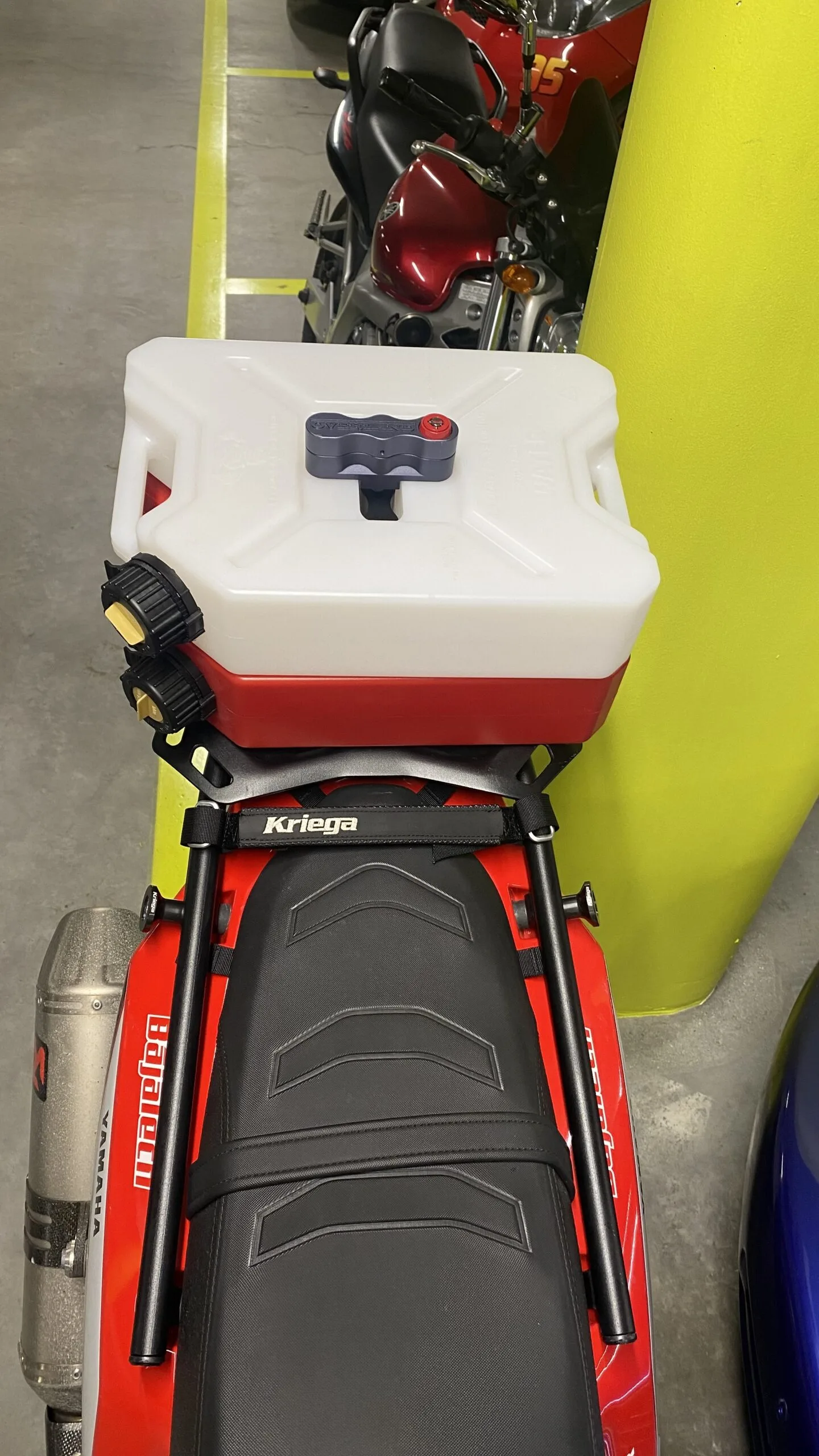 Flacher Benzintank 4.5L Rot - Bild 2
