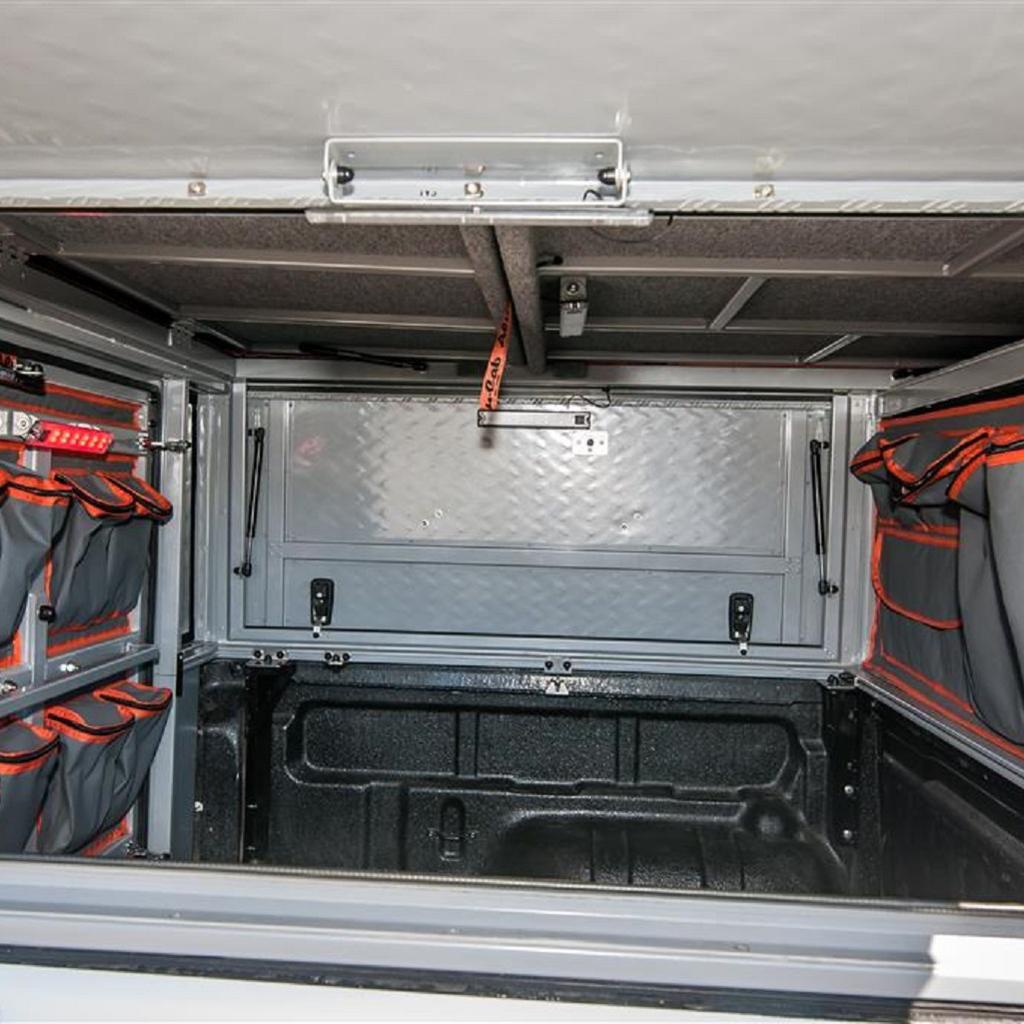 Alu-Cab Canopy Camper Ford Ranger D/Cab 2012+, black - Imagen 7