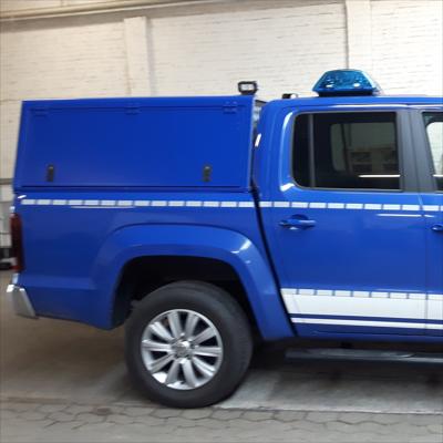 Alu-Cab Canopy Explorer VW Amarok 2010+ DC Negro Liso1