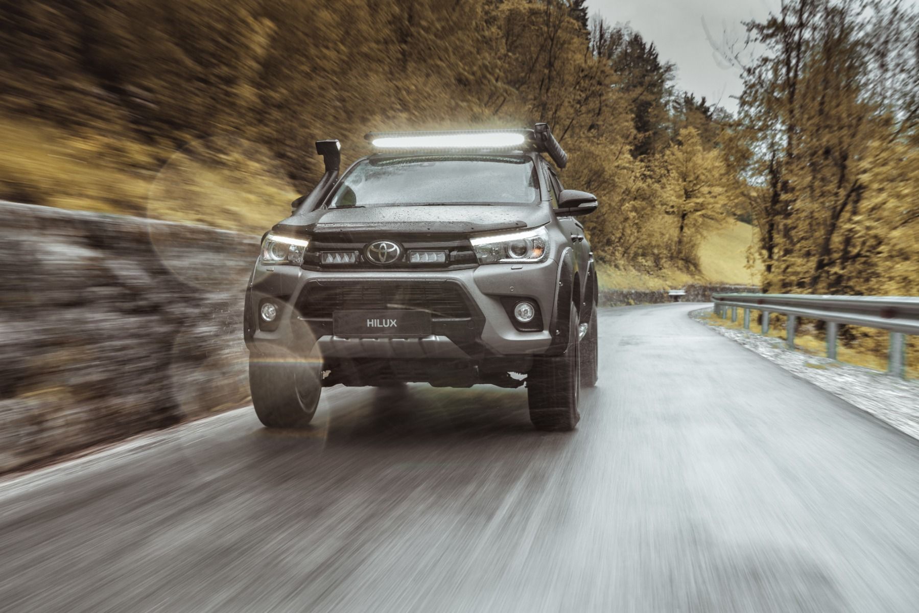 Kit Parrilla Toyota Hilux (2017-2020)11