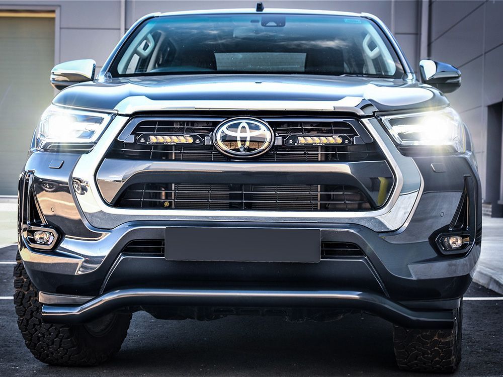Kit Parrilla Toyota Hilux (2021-Present) Linear3