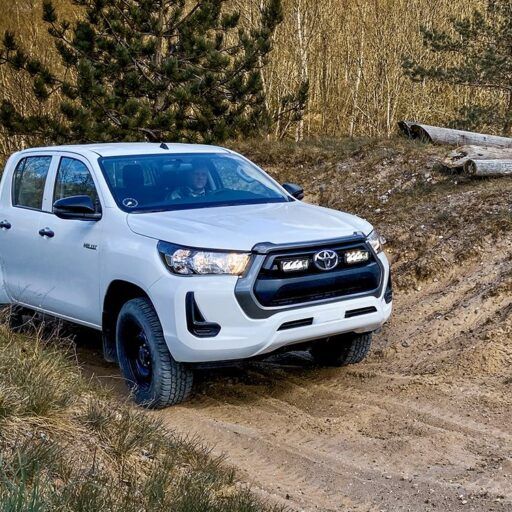 Kit Parrilla Toyota Hilux (2021-Present)11