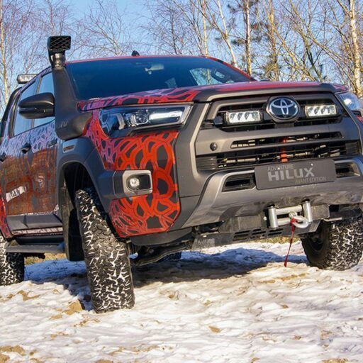 Kit Parrilla Toyota Hilux Invincible-X (2021-Present)