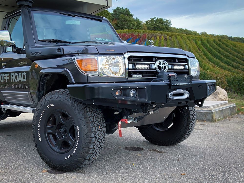 Toyota LC70 Grill Kit (2007-2023)3