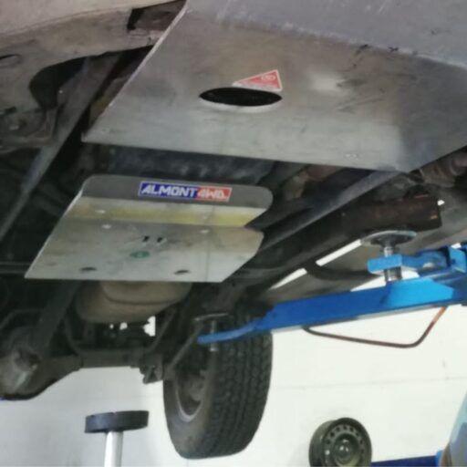 Protección caja de cambio y transfer Nissan Terrano II y Ford Maverick1