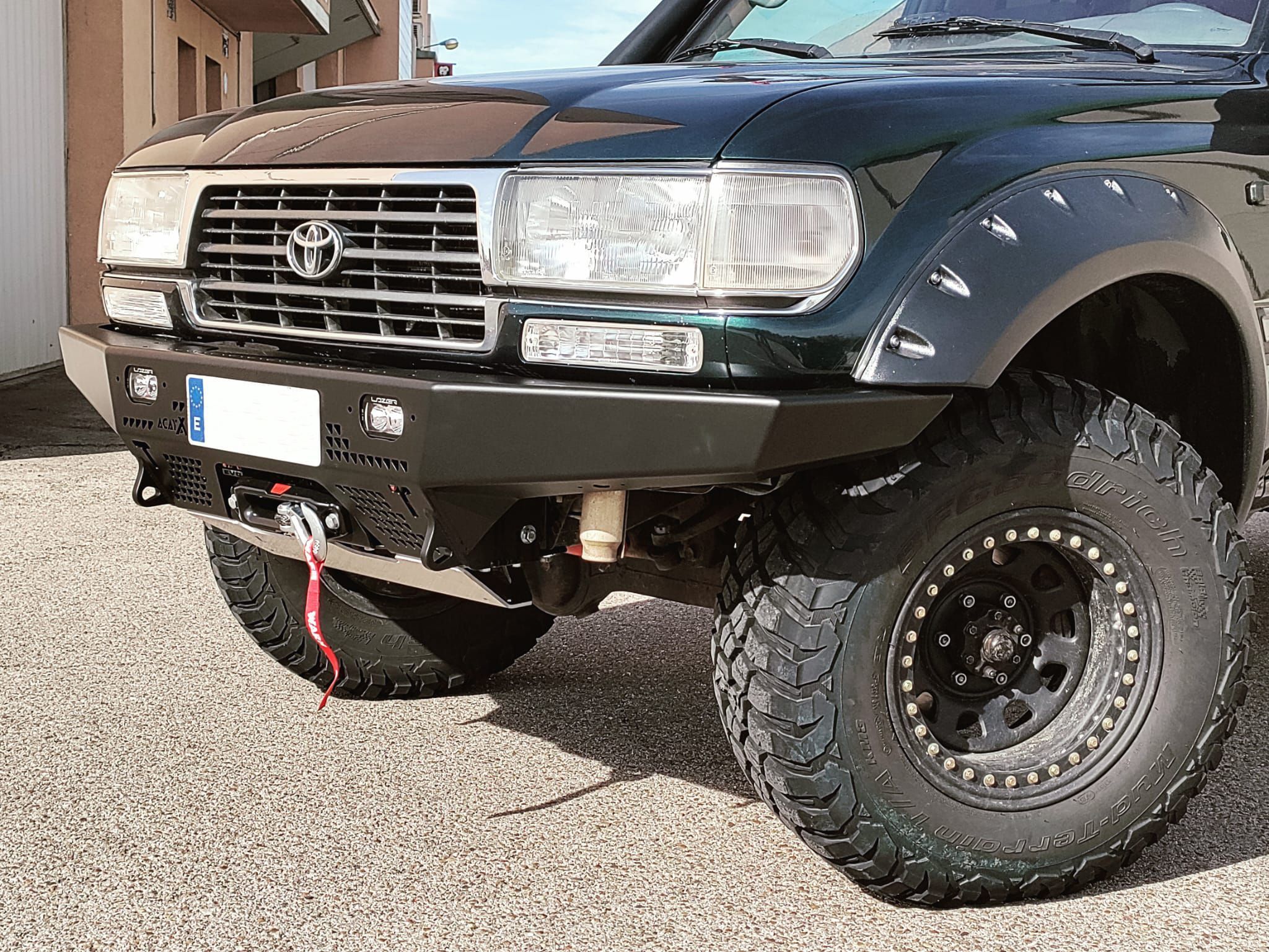 Paragolpes delantero integral para Toyota Land Cruiser serie 801