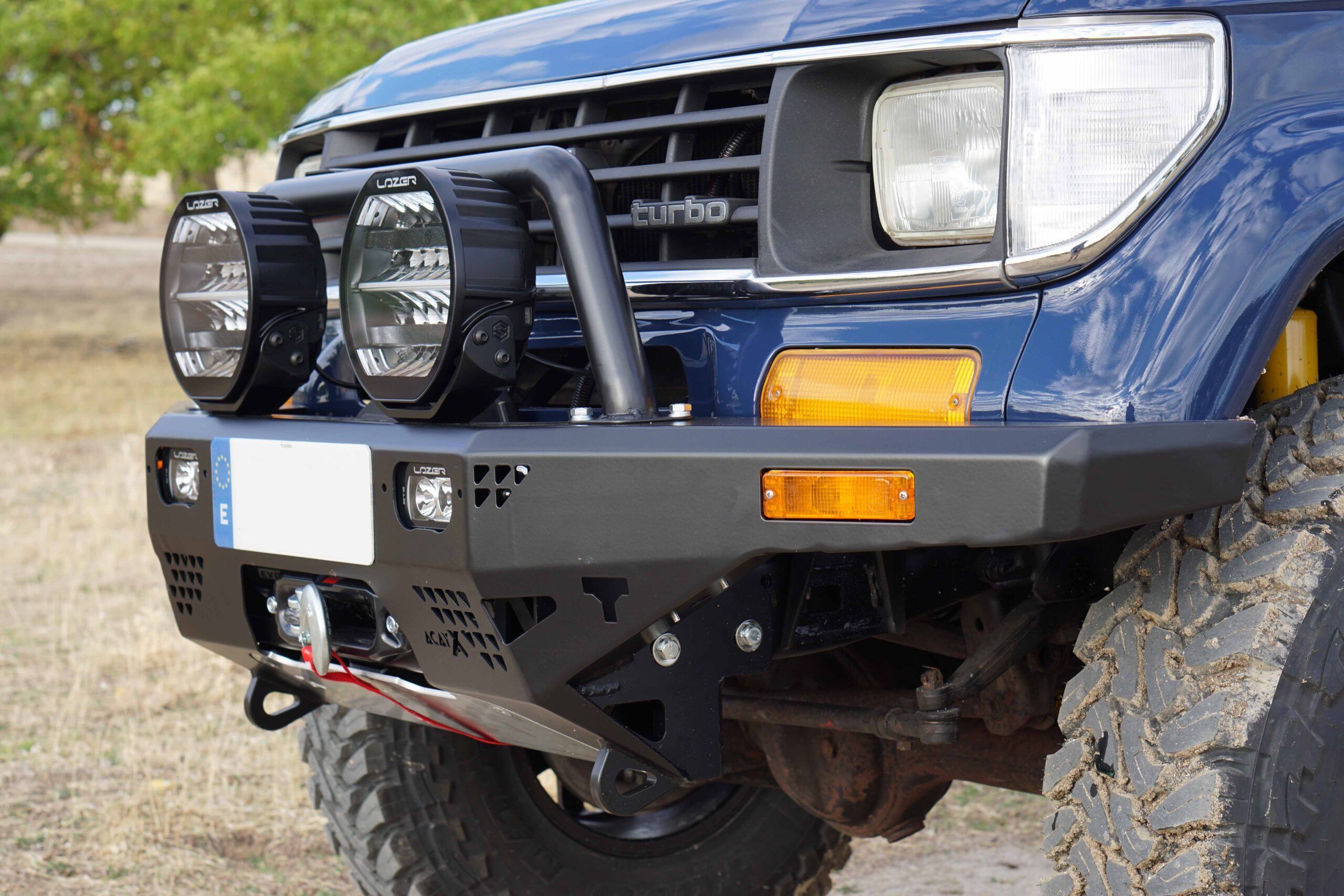 Paragolpes delantero para Toyota Land Cruiser 772