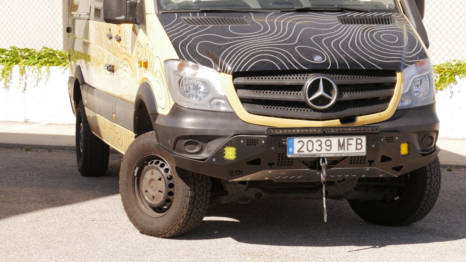 Paragolpes híbrido Mercedes Sprinter 9063