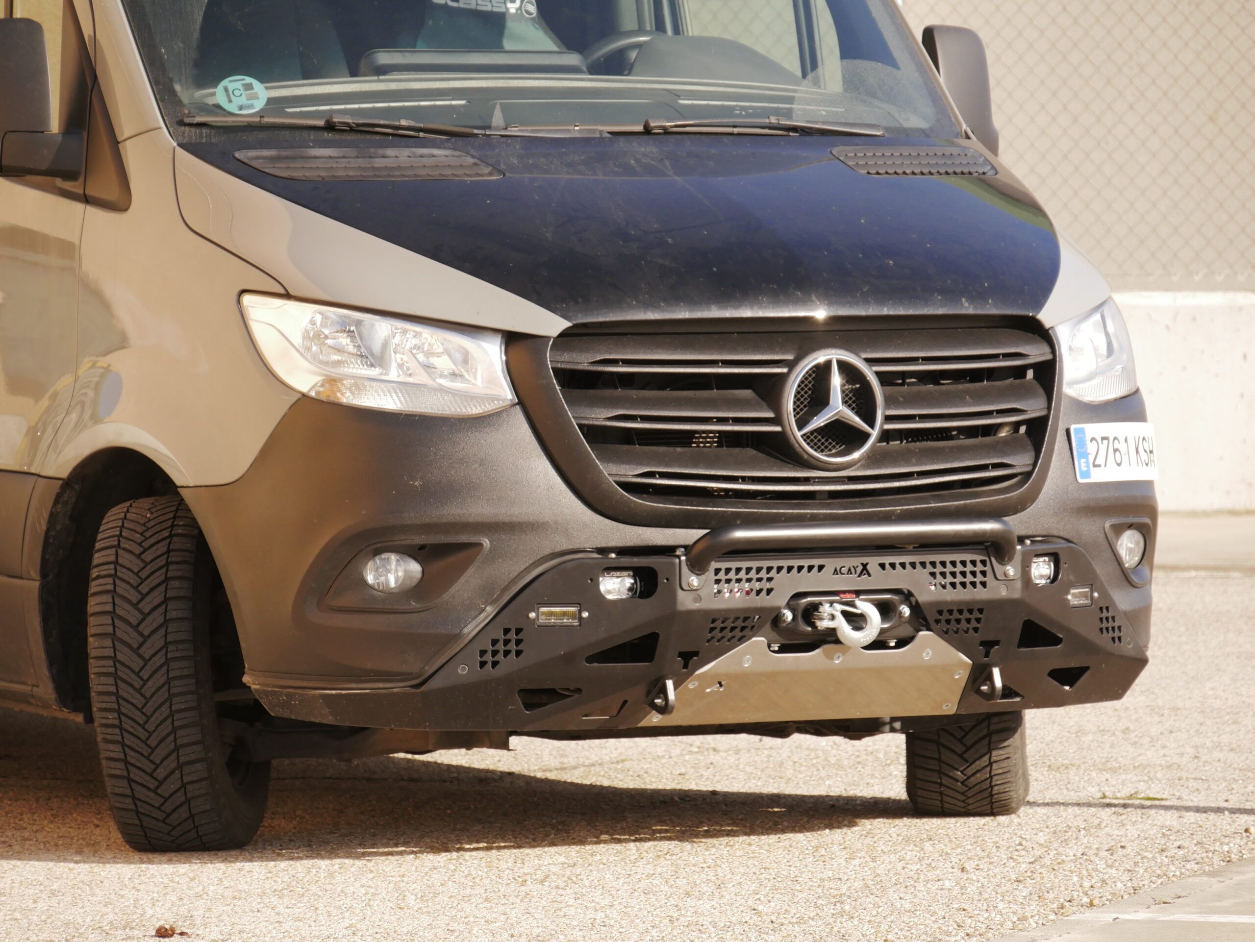 Paragolpes híbrido Mercedes Sprinter 9073
