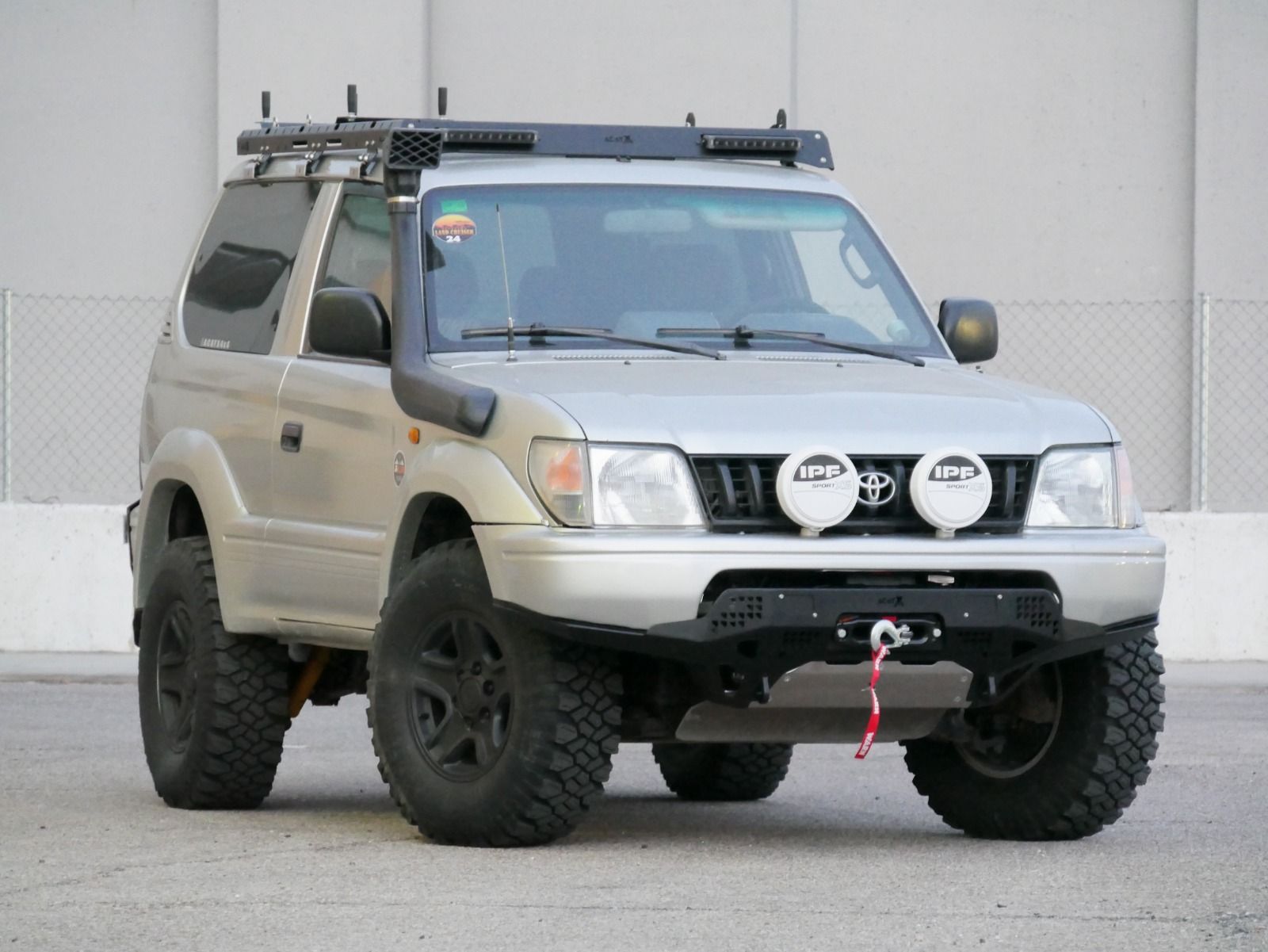 Paragolpes delantero híbrido Toyota Land Cruiser serie 902