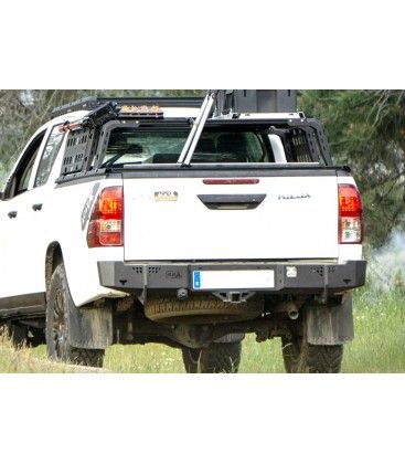 Paragolpes trasero Toyota Hilux