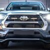 Toyota Hilux (2021+) Linear 6 Elite3 Grille Kit