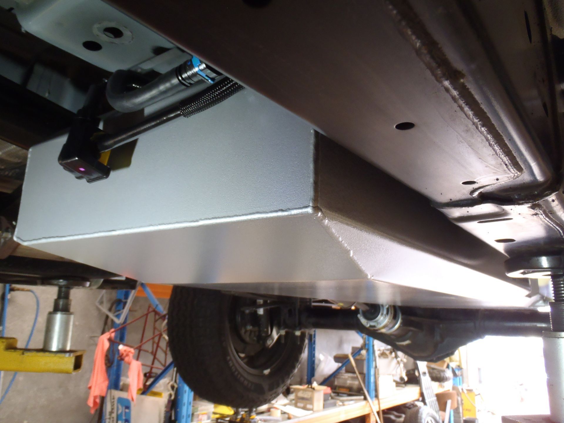 Tanque LRA para Ford Ranger T9 diesel 140L sobressalente1