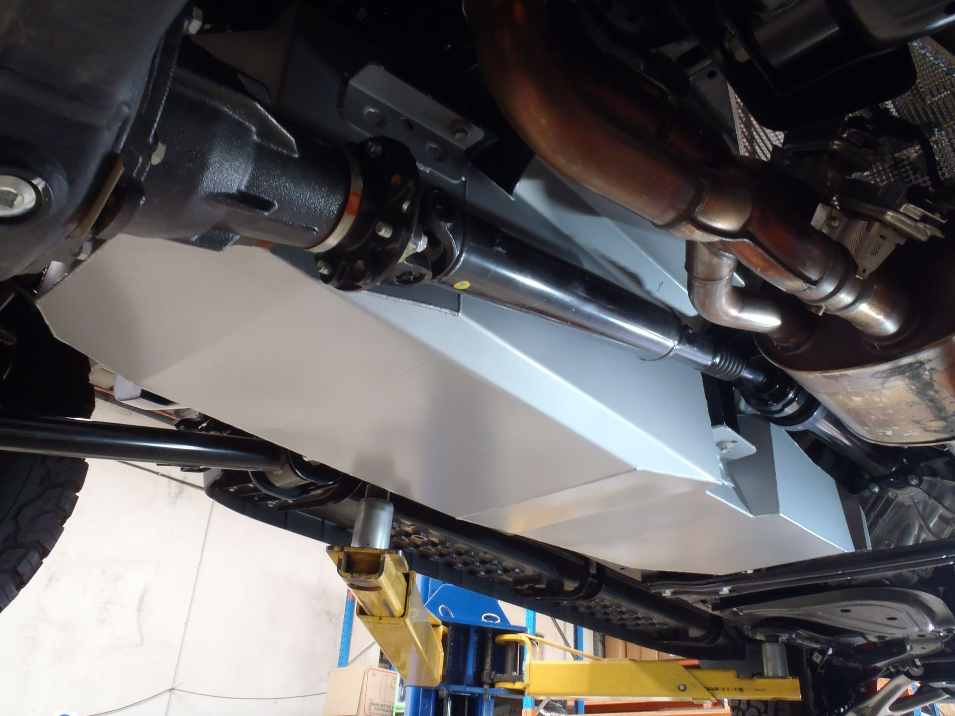 LRA Kraftstofftank für Ford Ranger Raptor 3.0 EcoBoost V6 135 L1