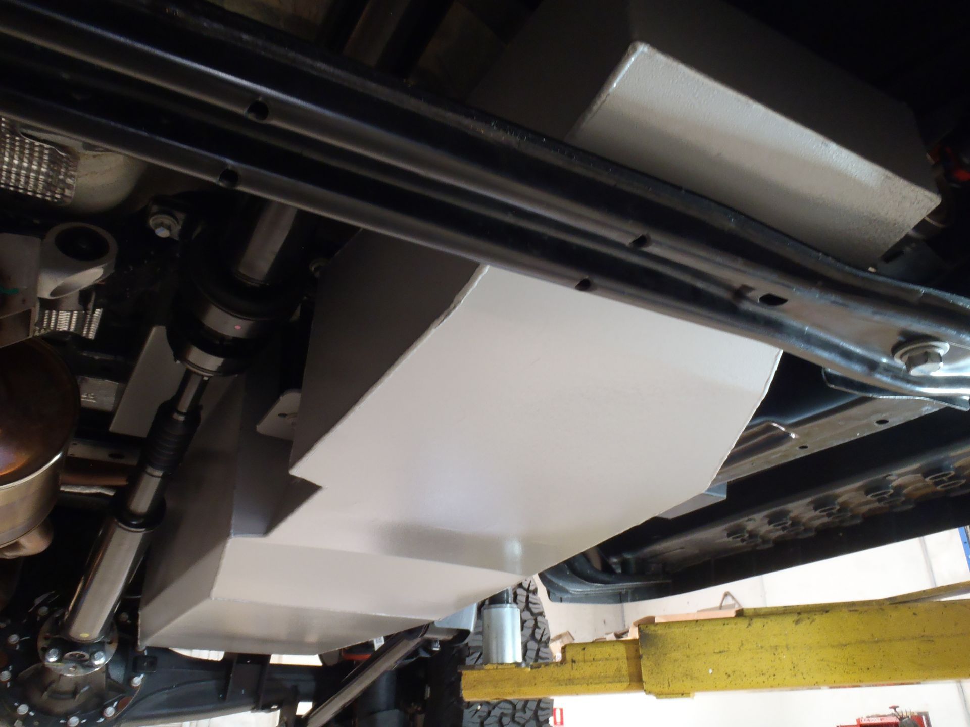 LRA Kraftstofftank für Ford Ranger Raptor 3.0 EcoBoost V6 135 L2